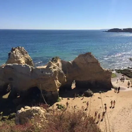 Riviera Flat アパート *